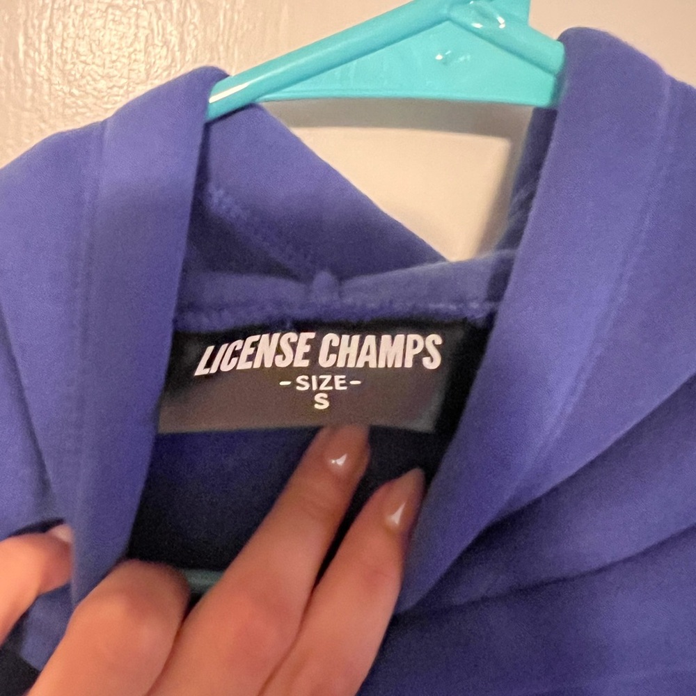 Shohei Ohtani Cropped Women's Hoodie - Picture 3 of 4